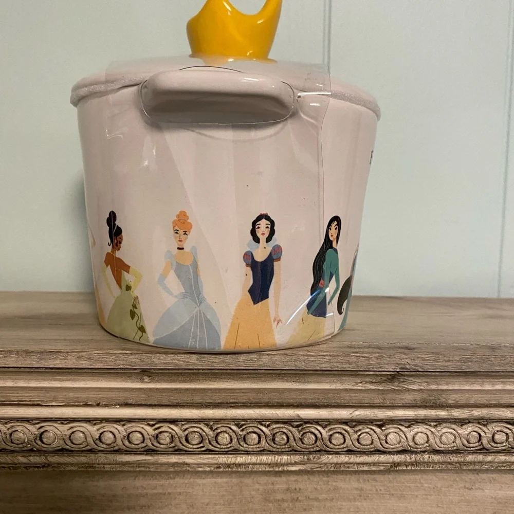 NWT Rae Dunn Disney Princess Dish with Cover - Picture 3 of 6